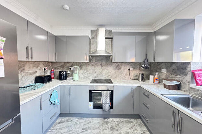 5 Bedroom Terraced House To Rent In Cathays Terrace Cardiff, CF24