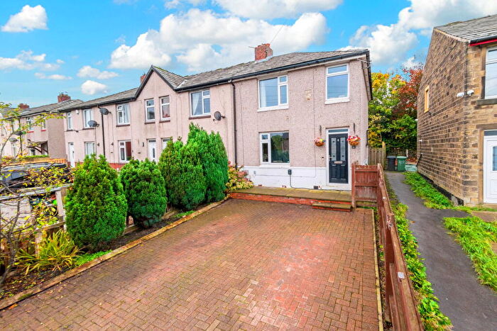 3 Bedroom End Of Terrace House For Sale In Moorcroft Avenue, Golcar, Huddersfield, HD7