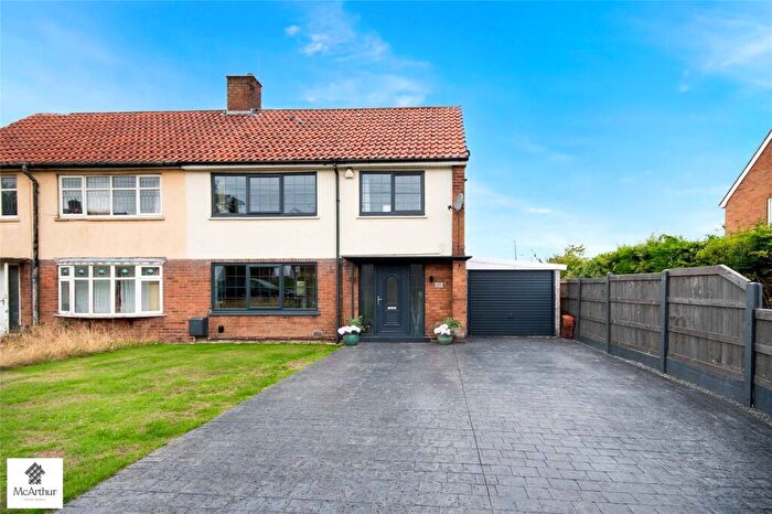 3 Bedroom Semi-Detached House For Sale In Grange View, Harworth & Bircotes, Doncaster, South Yorkshire, DN11
