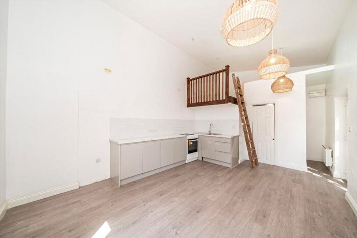 1 Bedroom Flat To Rent In Jasmine Grove, Anerley, SE20