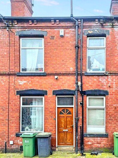 1 Bedroom Terraced House For Sale In Marley Grove, ., Leeds, West Yorkshire, LS11