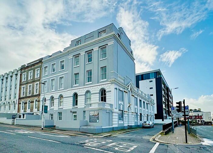 2 Bedroom Apartment To Rent In Lockyer Court, Lockyer Street, PL1