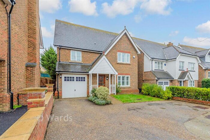 4 Bedroom Detached House For Sale In Pucknells Close, Swanley, Kent, BR8