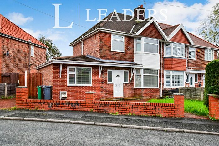 4 Bedroom Semi-Detached House To Rent In Enderby Road, M40