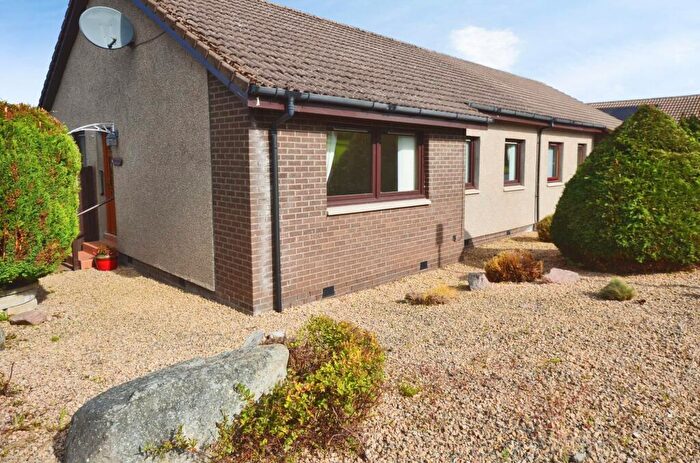 3 Bedroom Semi-Detached House For Sale In Tower Court, Westhill, IV2