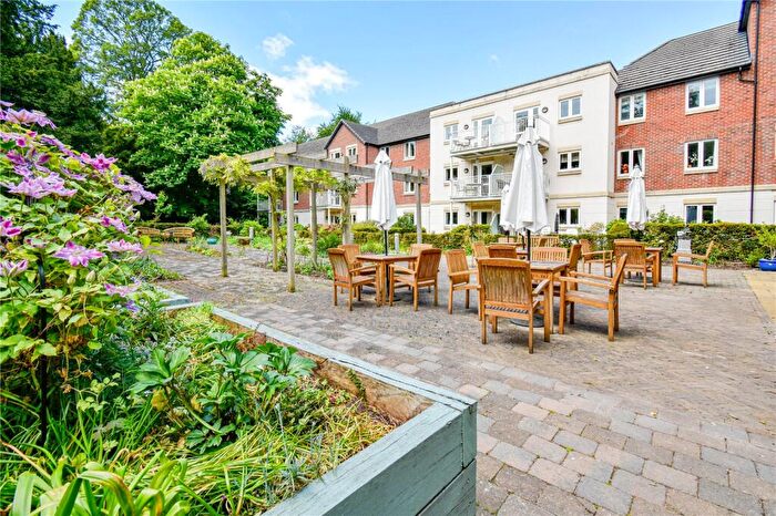 2 Bedroom Apartment For Sale In Bath Road, Devizes, Wiltshire, SN10