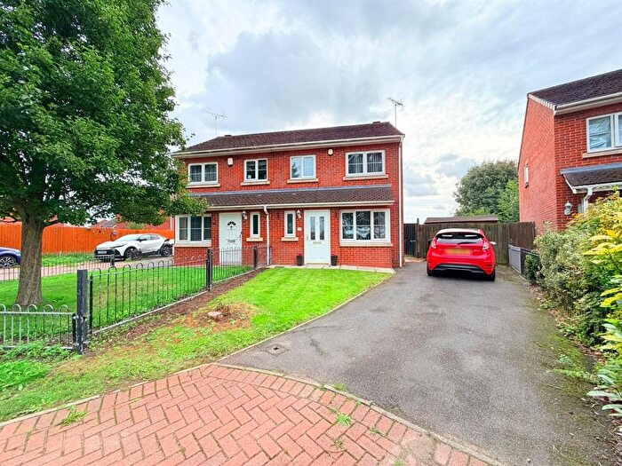 3 Bedroom Semi-Detached House For Sale In Lysander Drive, Padgate, Warrington, WA2