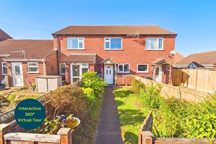 2 Bedroom Terraced House For Sale In Parks Close, Ulceby, North Lincolnshire, DN39