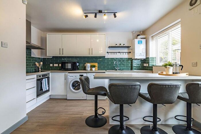 6 Bedroom Terraced House To Rent In City Road, Nottingham, NG7
