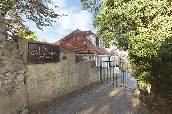 2 Bedroom Flat For Sale In Castle Hill, Rochester, ME1
