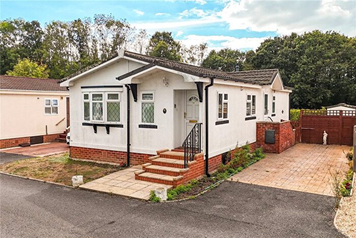 2 Bedroom Mobile/park Home For Sale In Milford Road, Everton, Lymington, Hampshire, SO41