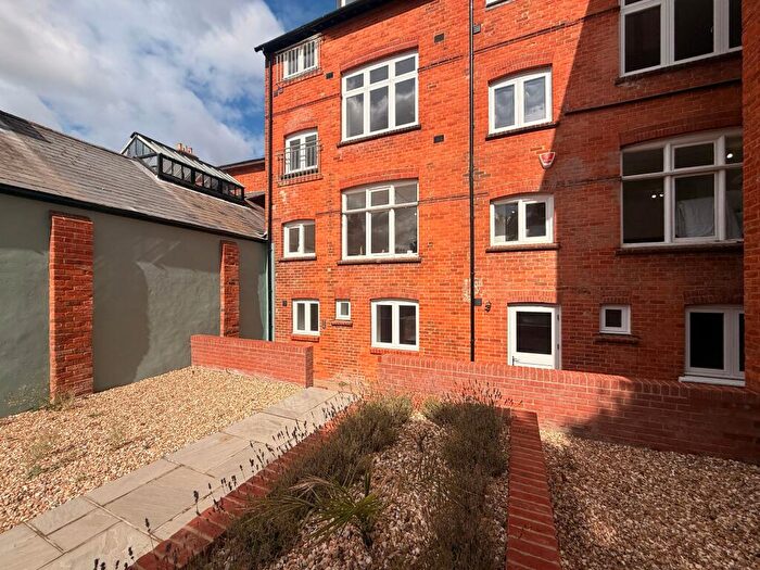 1 Bedroom Apartment For Sale In Oakley Place, Hartley Wintney, RG27