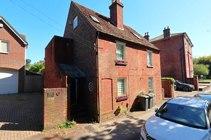 3 Bedroom House For Sale In South Street, Havant, PO9