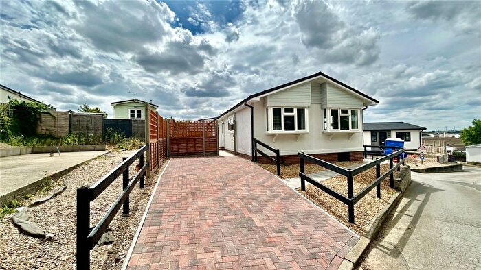 2 Bedroom Mobile/park Home For Sale In The Drove, Bedwell Park, Witchford, Ely, CB6