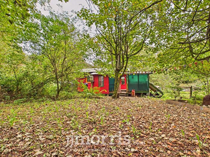 2 Bedroom Log Cabin For Sale In Meidrim, Carmarthen, SA33