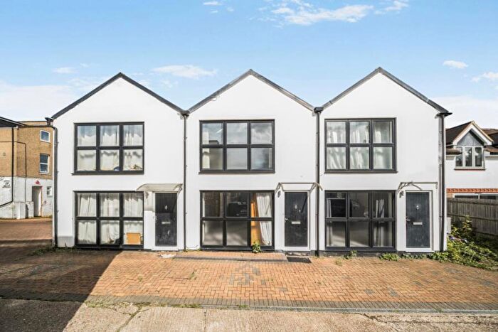 2 Bedroom Terraced House To Rent In High Street, Northwood, HA6