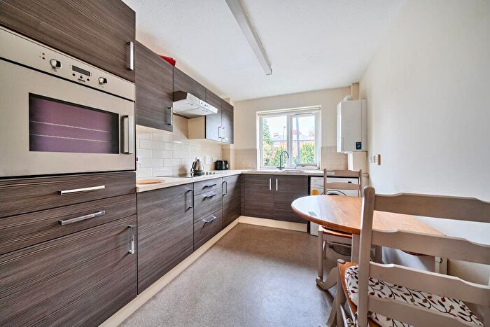 2 Bedroom Retirement Property For Sale In Deerhurst Court, Solihull, B91