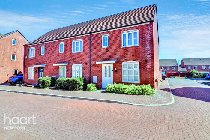 3 Bedroom End Of Terrace House To Rent In Lysaght Way, Newport, NP19