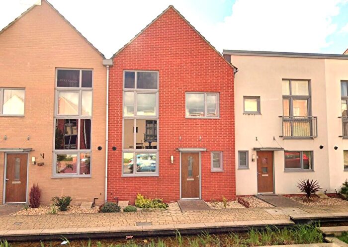 2 Bedroom Terraced House To Rent In Shiers Avenue, Dartford, Kent, DA1