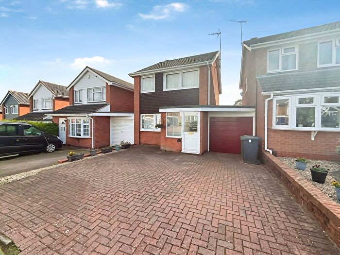 2 Bedroom Link Detached House For Sale In Sheraton Drive, Kidderminster, DY10