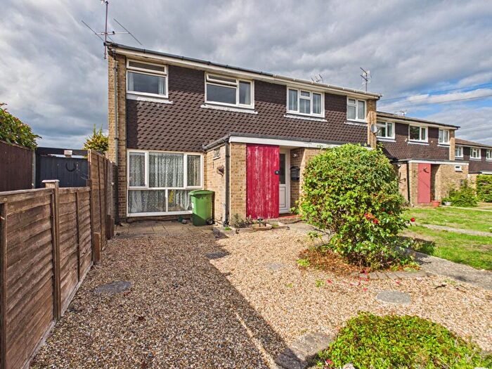 3 Bedroom Semi-Detached House For Sale In Ashwood Close, Tilehurst, Reading, RG31