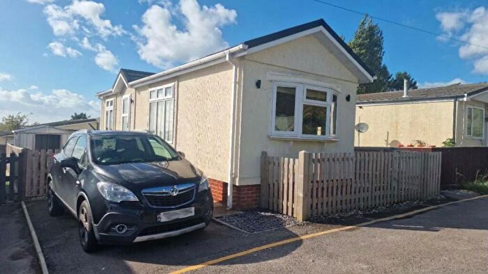 1 Bedroom Park Home For Sale In Prospect Park, Horspath, OX33