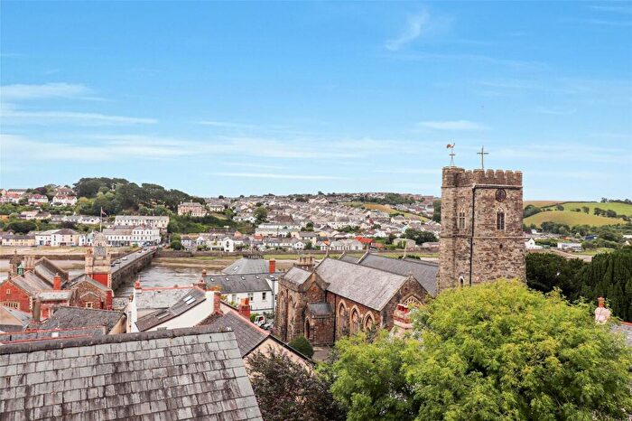 2 Bedroom Apartment To Rent In Market Place, Bideford, Devon, EX39