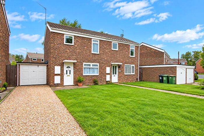 3 Bedroom Semi-Detached House For Sale In Penrhyn Close, Eastleigh, SO50