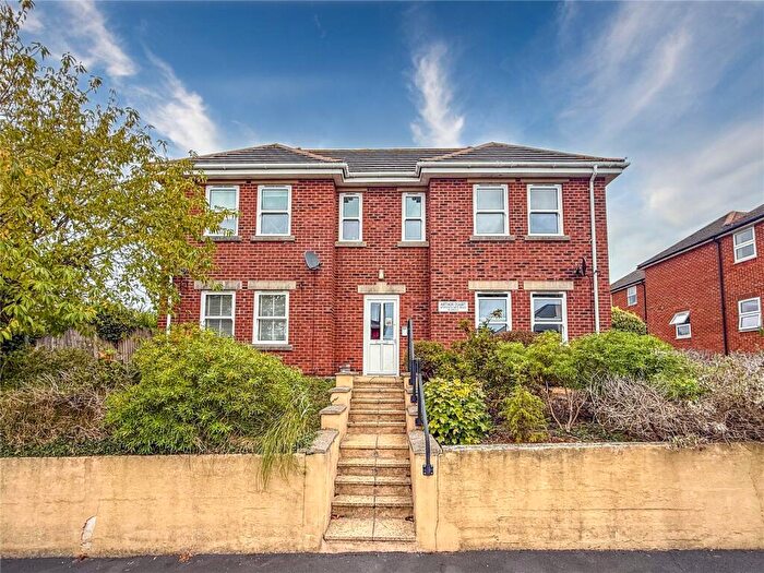2 Bedroom Apartment For Sale In Fitzmaurice Road, Christchurch, Dorset, BH23