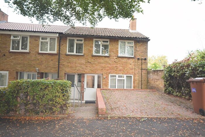 3 Bedroom End Of Terrace House For Sale In Bishops Rise, Hatfield, AL10