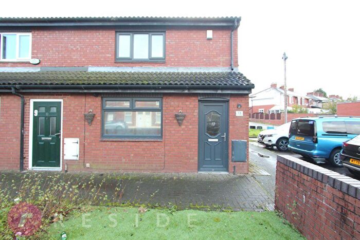 2 Bedroom End Of Terrace House To Rent In Bury New Road, Heywood, Rochdale, OL10