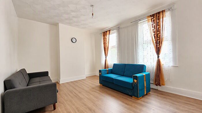 1 Bedroom Flat To Rent In East Hill, Dartford, DA1