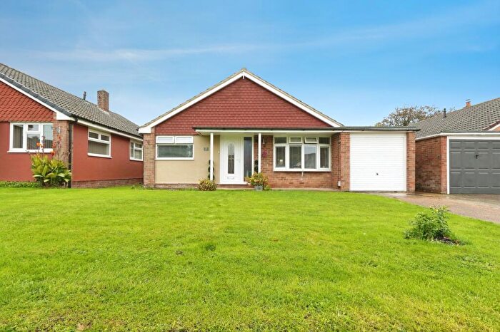 4 Bedroom Bungalow For Sale In Beauxfield, Whitfield, Dover, Kent, CT16