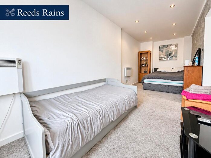 1 Bedroom Apartment For Sale In Buxton Road, High Lane, Stockport, Greater Manchester, SK6