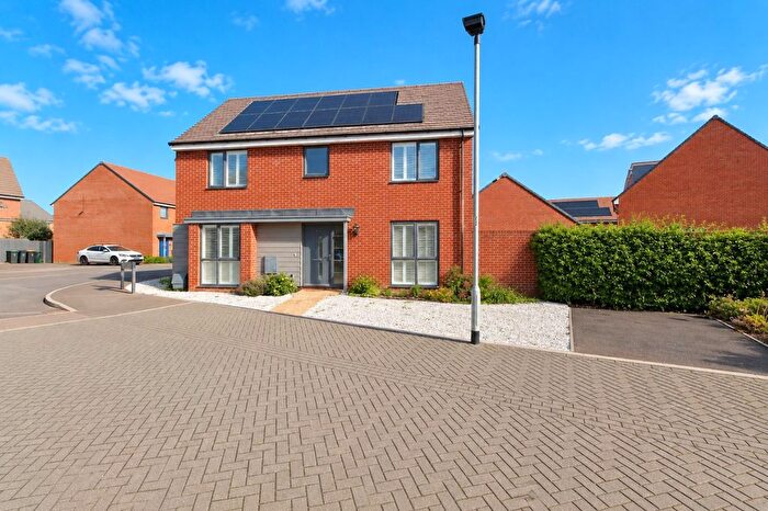 4 Bedroom Detached House For Sale In Hepher Close, Wootton, MK43