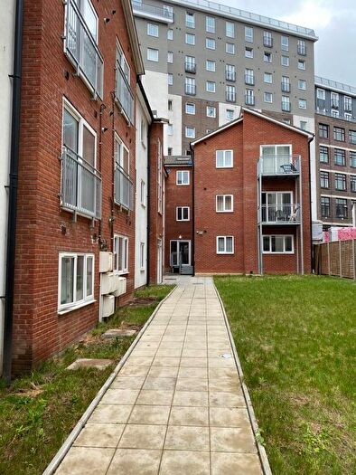 2 Bedroom Flat To Rent In Old Bedford Road, Luton, LU2