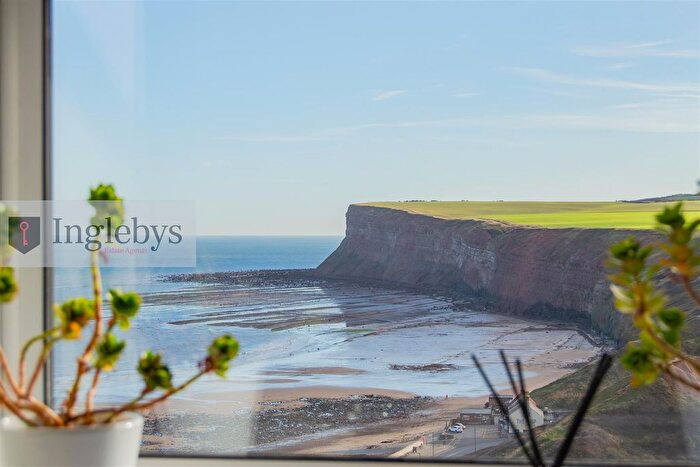 3 Bedroom Flat For Sale In Marine Parade, Saltburn-By-The-Sea, TS12