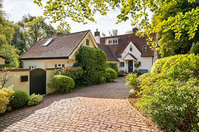 5 Bedroom Detached House For Sale In Lunghurst Road, Woldingham, Caterham, Surrey, CR3