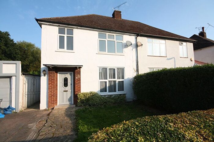 3 Bedroom Detached House To Rent In Glenavon Gardens, Slough, SL3
