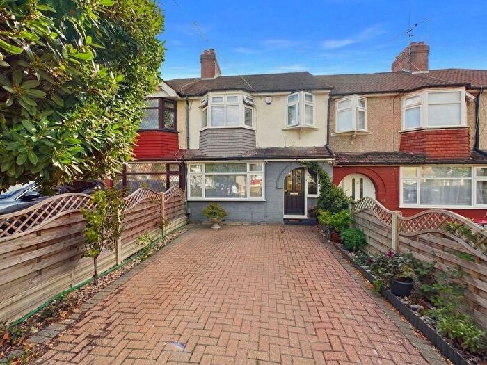 3 Bedroom Terraced House For Sale In Castle Road, Northolt, UB5