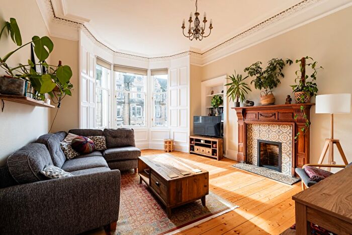 2 Bedroom Flat For Sale In / Roseneath Street, Edinburgh, EH9