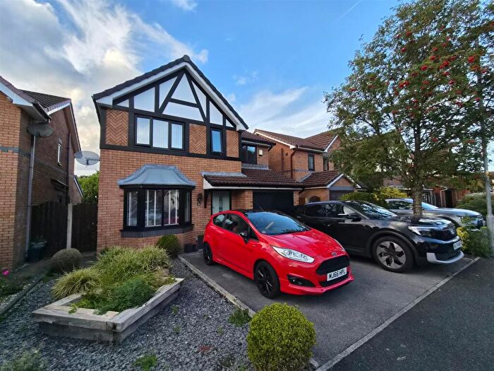 4 Bedroom Detached House To Rent In Rayners Close, Stalybridge, SK15