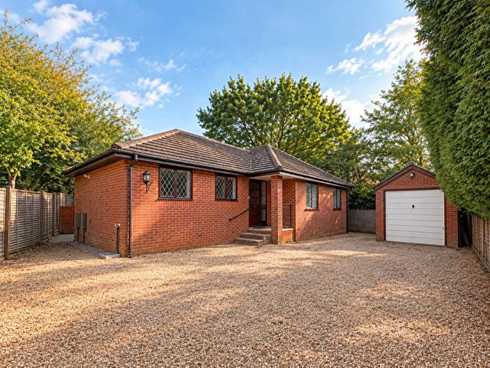 3 Bedroom Detached Bungalow For Sale In Brook Lane, Sarisbury Green, SO31