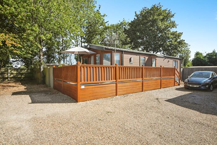 2 Bedroom Mobile/park Home For Sale In Pettaugh Road, Stonham Aspal, Stowmarket, Suffolk, IP14