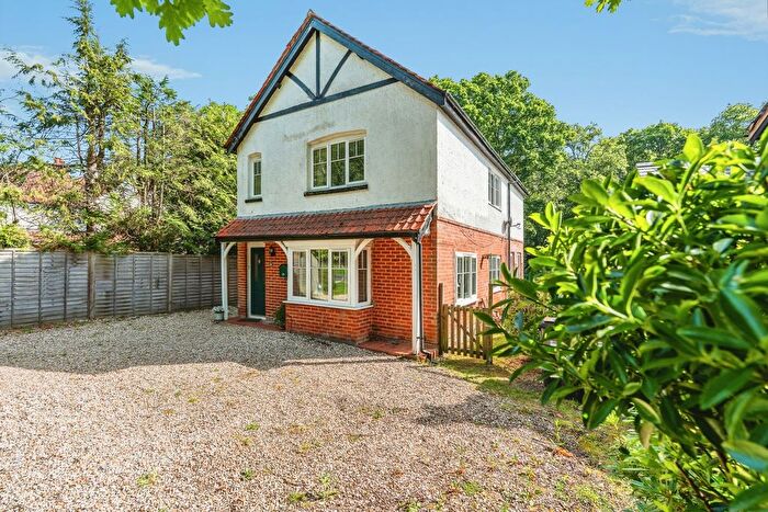 4 Bedroom Detached House For Sale In Woodlands Road, Ashurst, Southampton, Hampshire, SO40