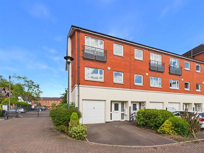 4 Bedroom Town House To Rent In Park Wharf, Castle Marina, Nottingham, NG7