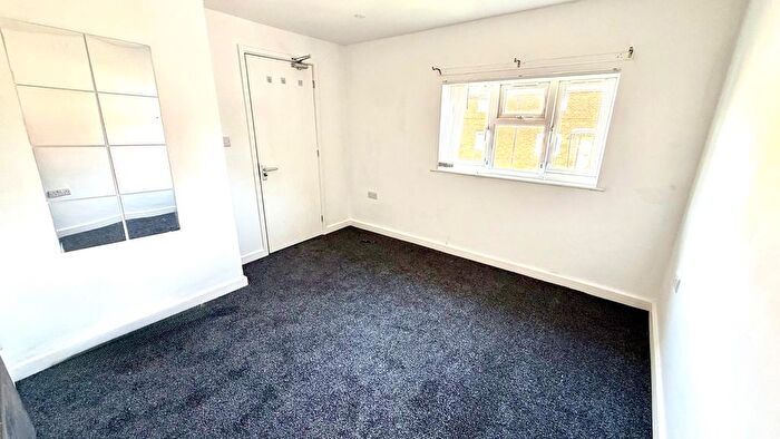 1 Bedroom Flat To Rent In Lupton Road, Sheffield, S8