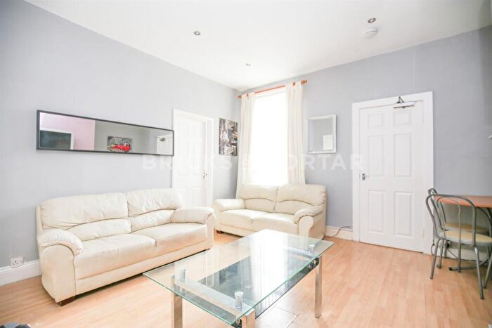 3 Bedroom Flat To Rent In (£pppw) Third Avenue, Heaton, NE6