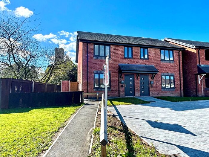 3 Bedroom Semi-Detached House For Sale In Hill Street, Essington, Wolverhampton, WV11