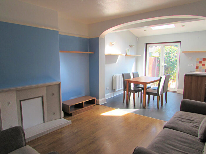 4 Bedroom Semi-Detached House To Rent In Walton Road, Harrow, Middlesex, HA1